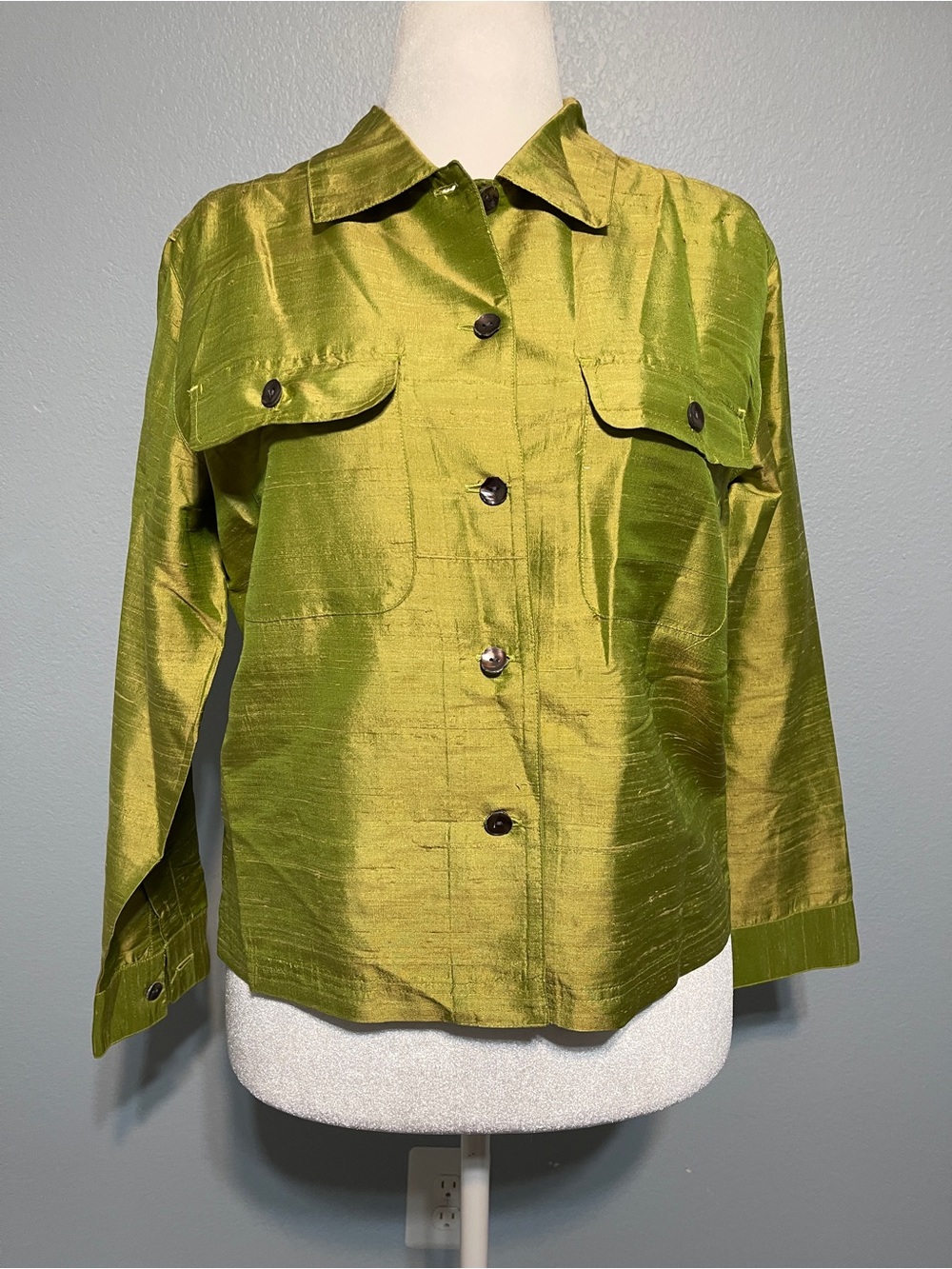 Chico’s Silk Jacket Green Chartreuse Utility Shacket Button Front Size 1 Medium